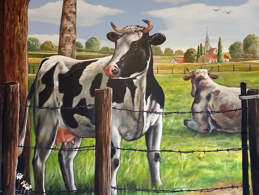 muurschildering met koeien